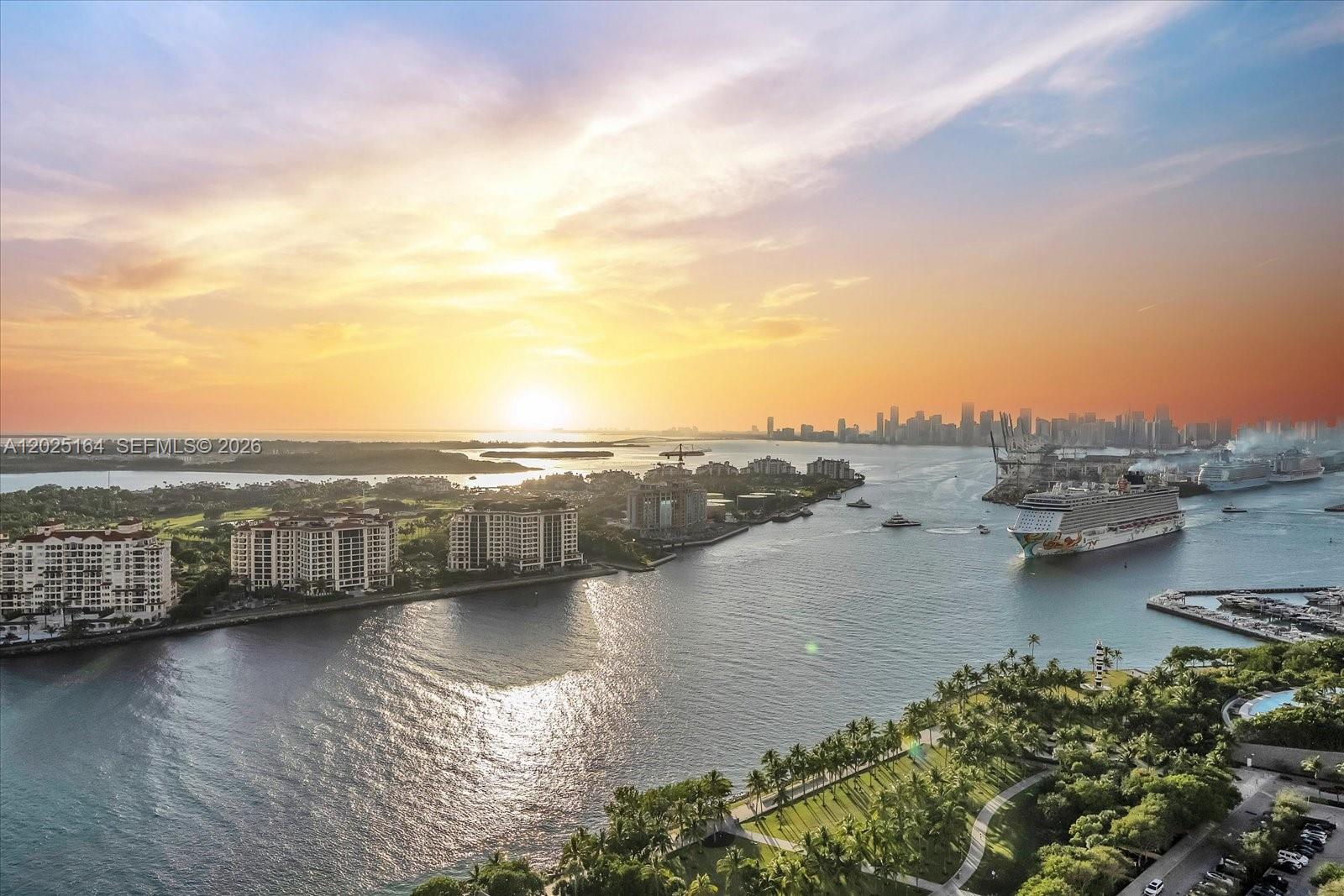 100 S Pointe Dr #3002, Miami Beach FL 33139
