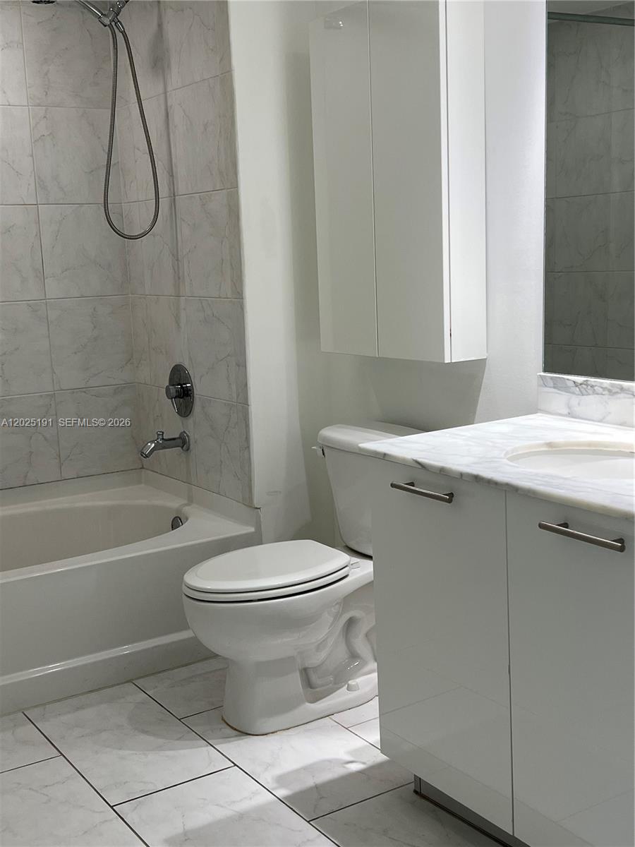 951 Brickell Ave #1209, Miami FL 33131