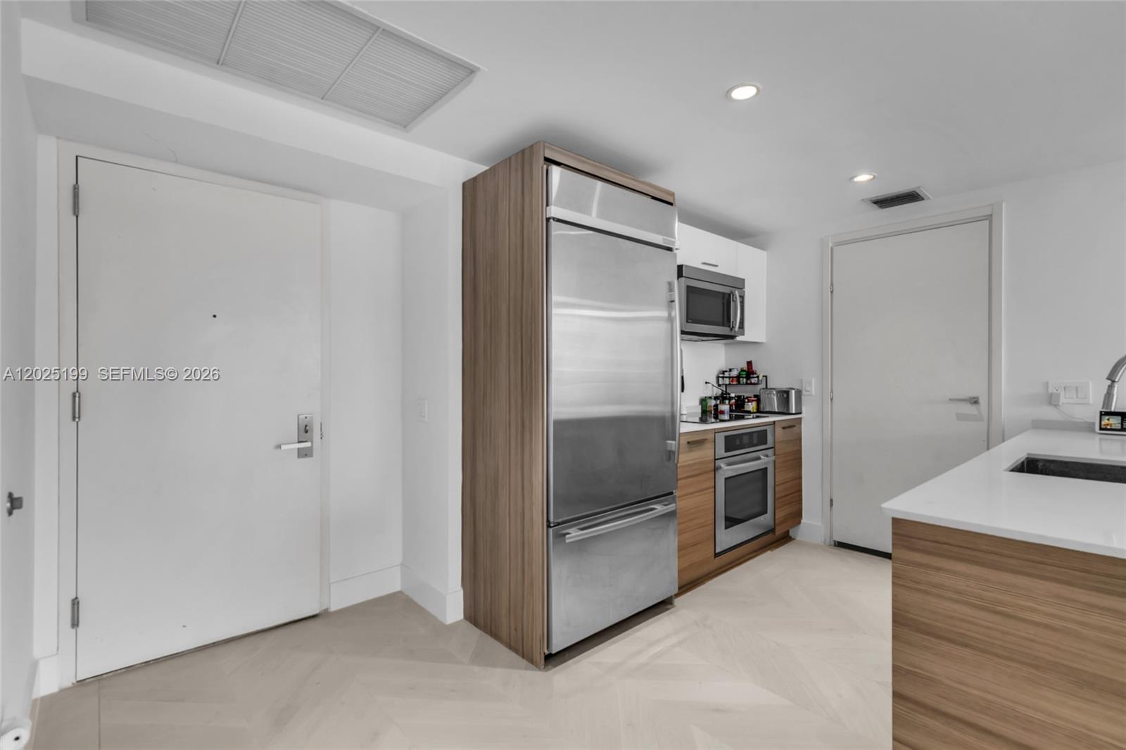 1300 Brickell Bay Dr #3408, Miami FL 33131