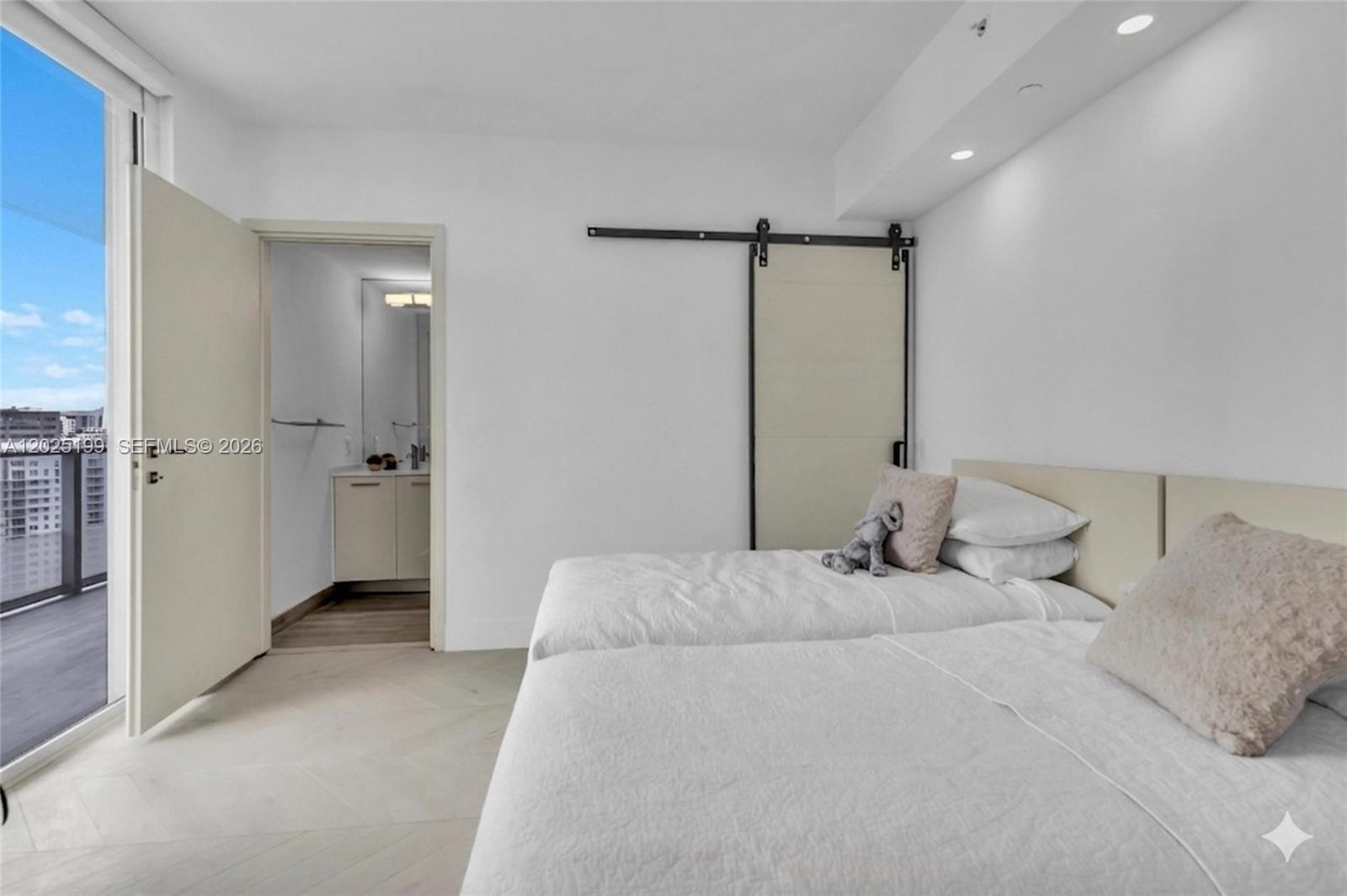1300 Brickell Bay Dr #3408, Miami FL 33131