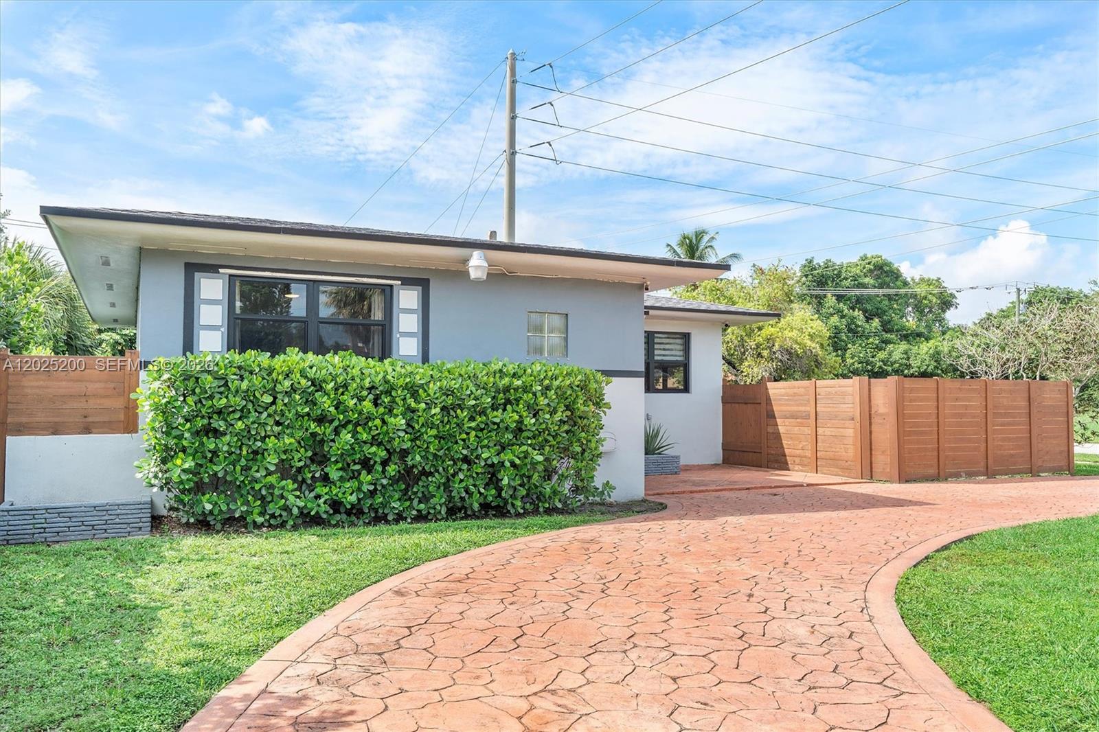 North Miami Beach FL 33162 - A12025200