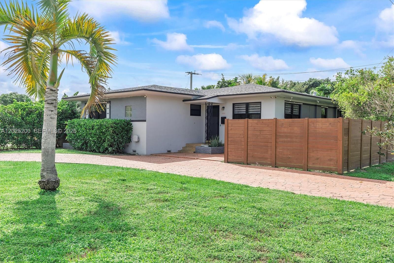 North Miami Beach FL 33162 - A12025200
