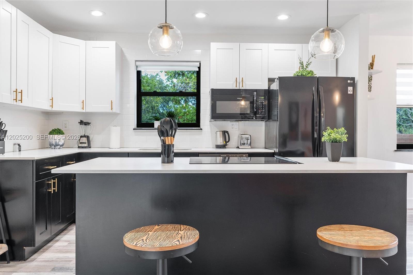 North Miami Beach FL 33162 - A12025200
