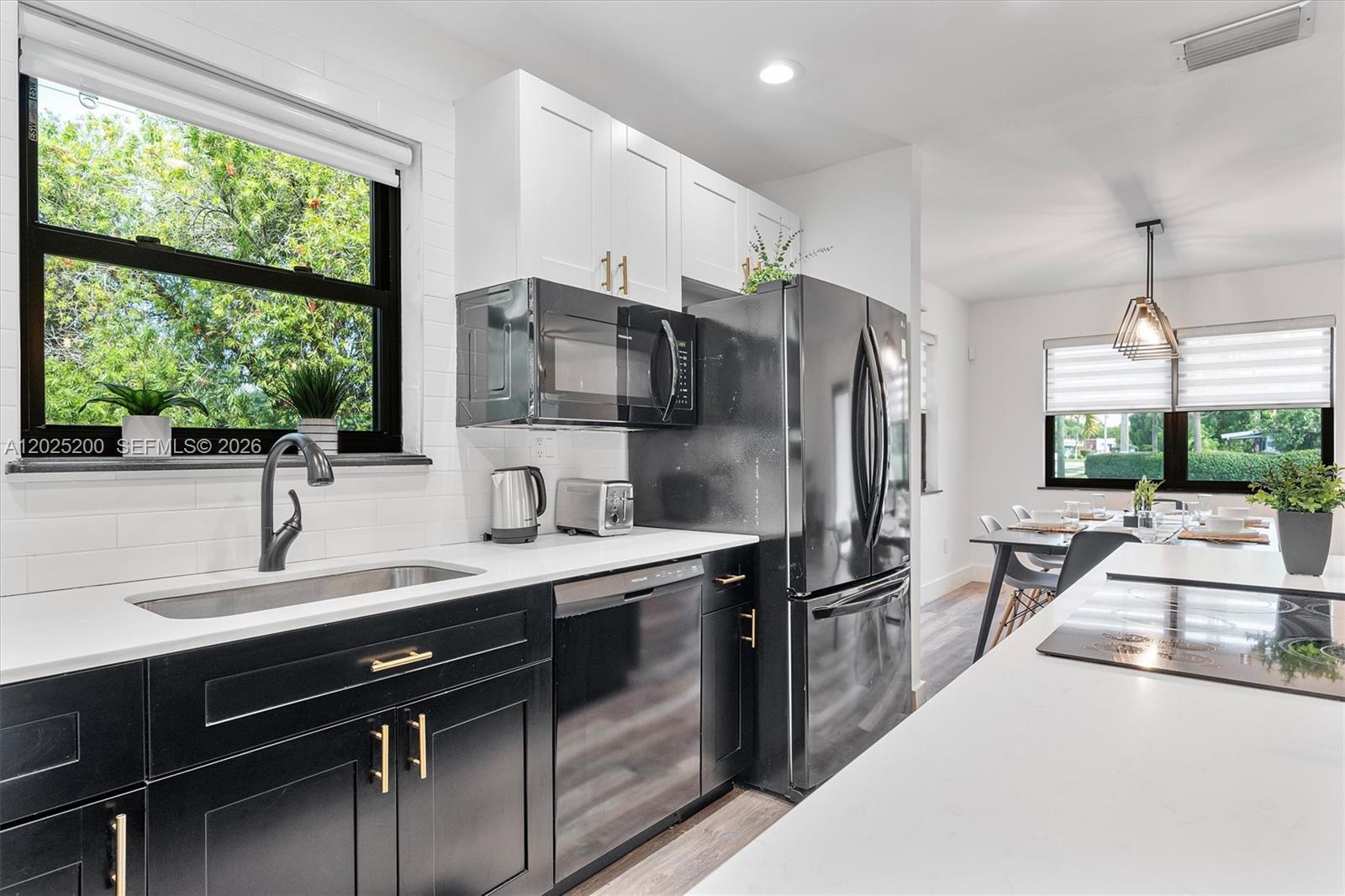 North Miami Beach FL 33162 - A12025200