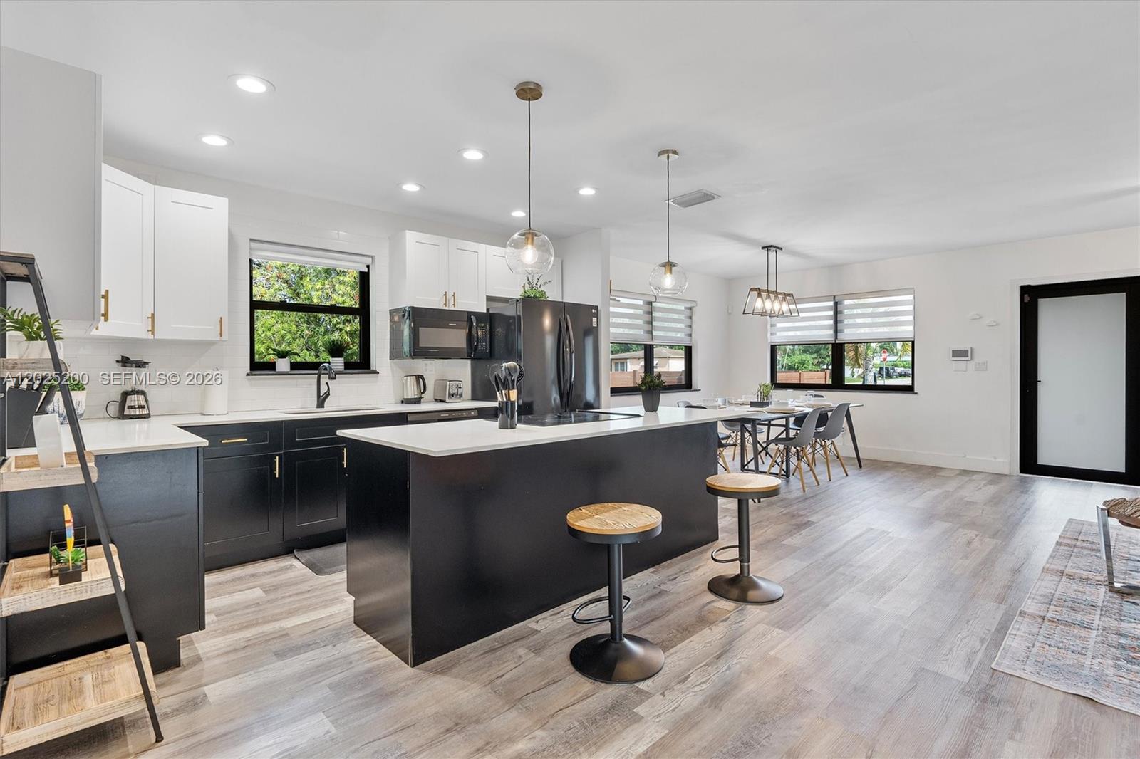 North Miami Beach FL 33162 - A12025200