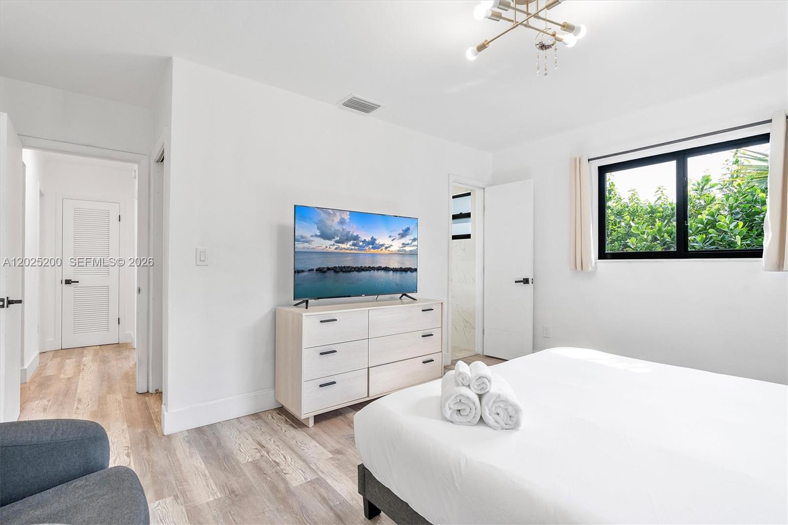 North Miami Beach FL 33162 - A12025200