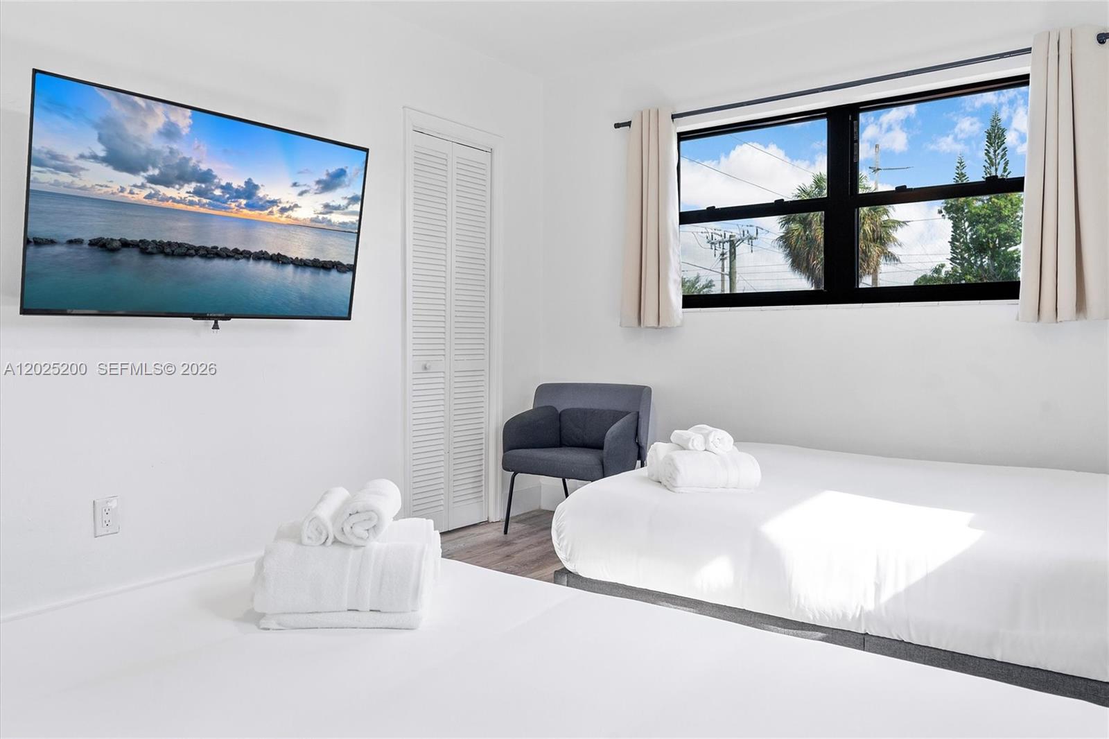 North Miami Beach FL 33162 - A12025200