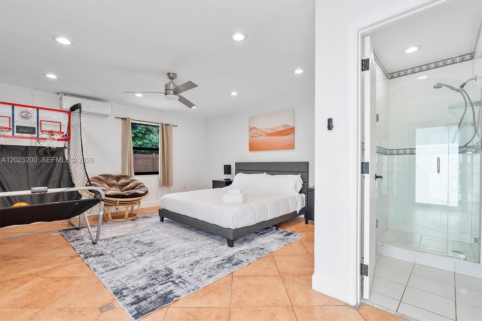 North Miami Beach FL 33162 - A12025200