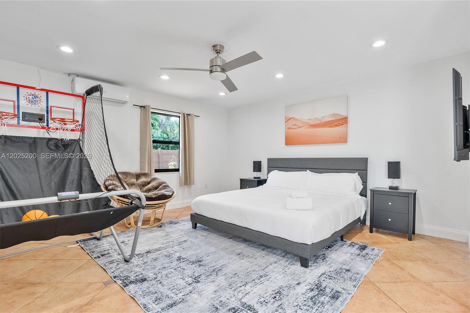 North Miami Beach FL 33162 - A12025200