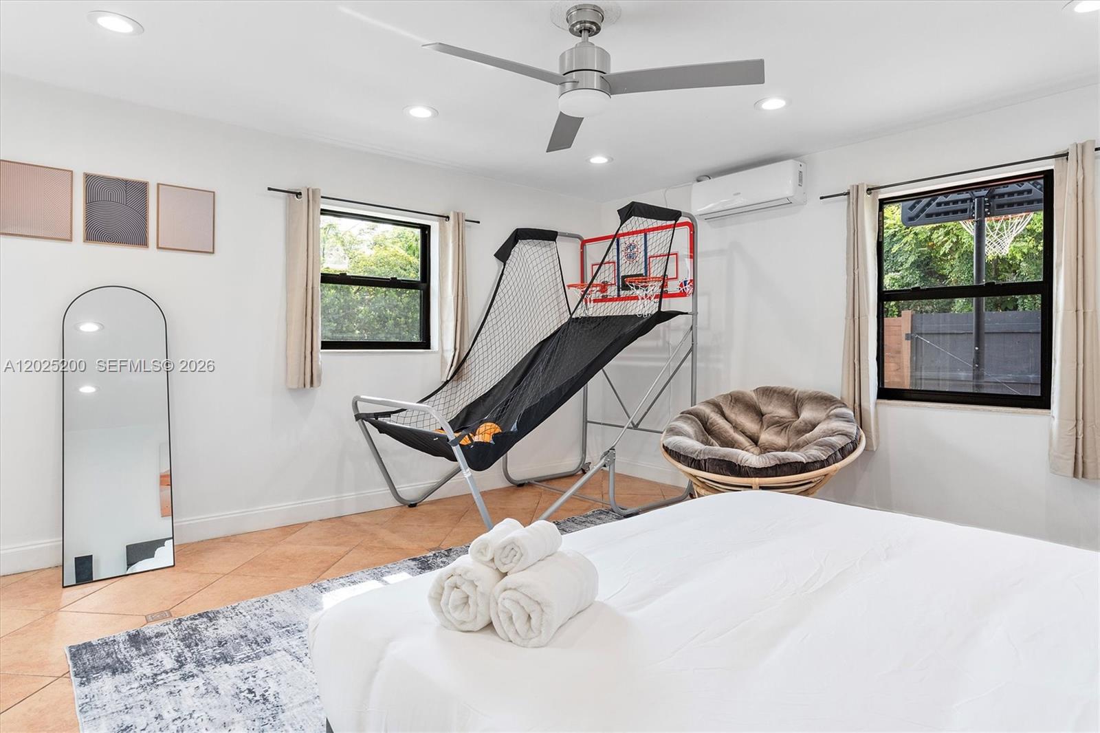 North Miami Beach FL 33162 - A12025200