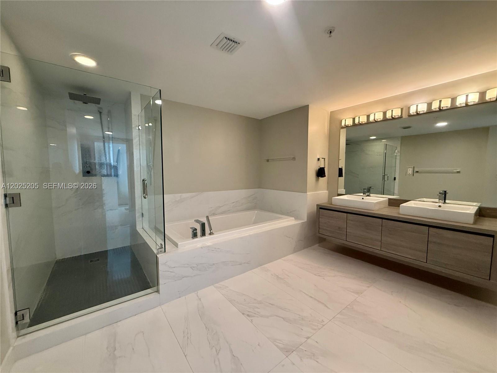 400 Sunny Isles #1404, Sunny Isles Beach FL 33160