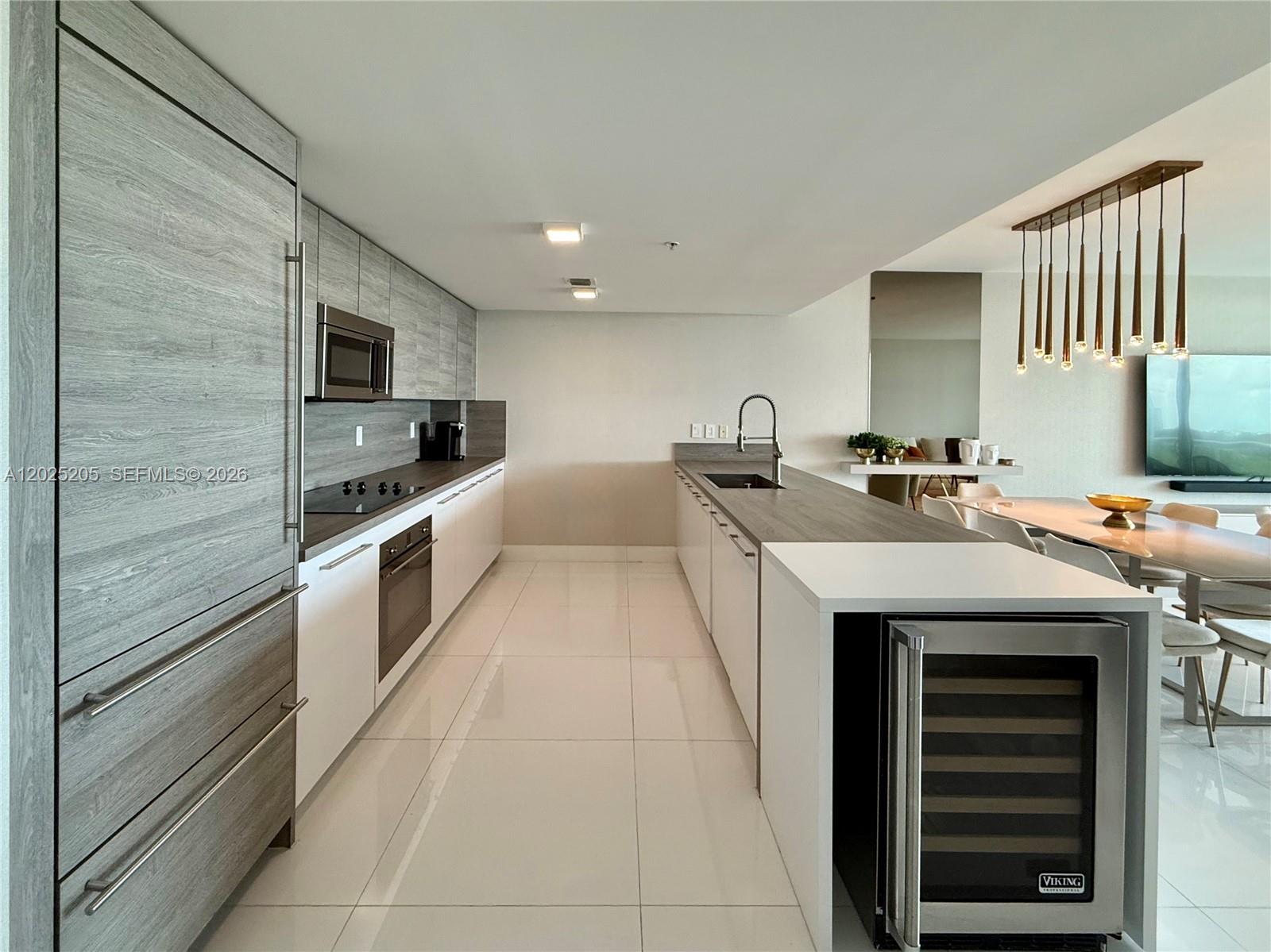 400 Sunny Isles #1404, Sunny Isles Beach FL 33160