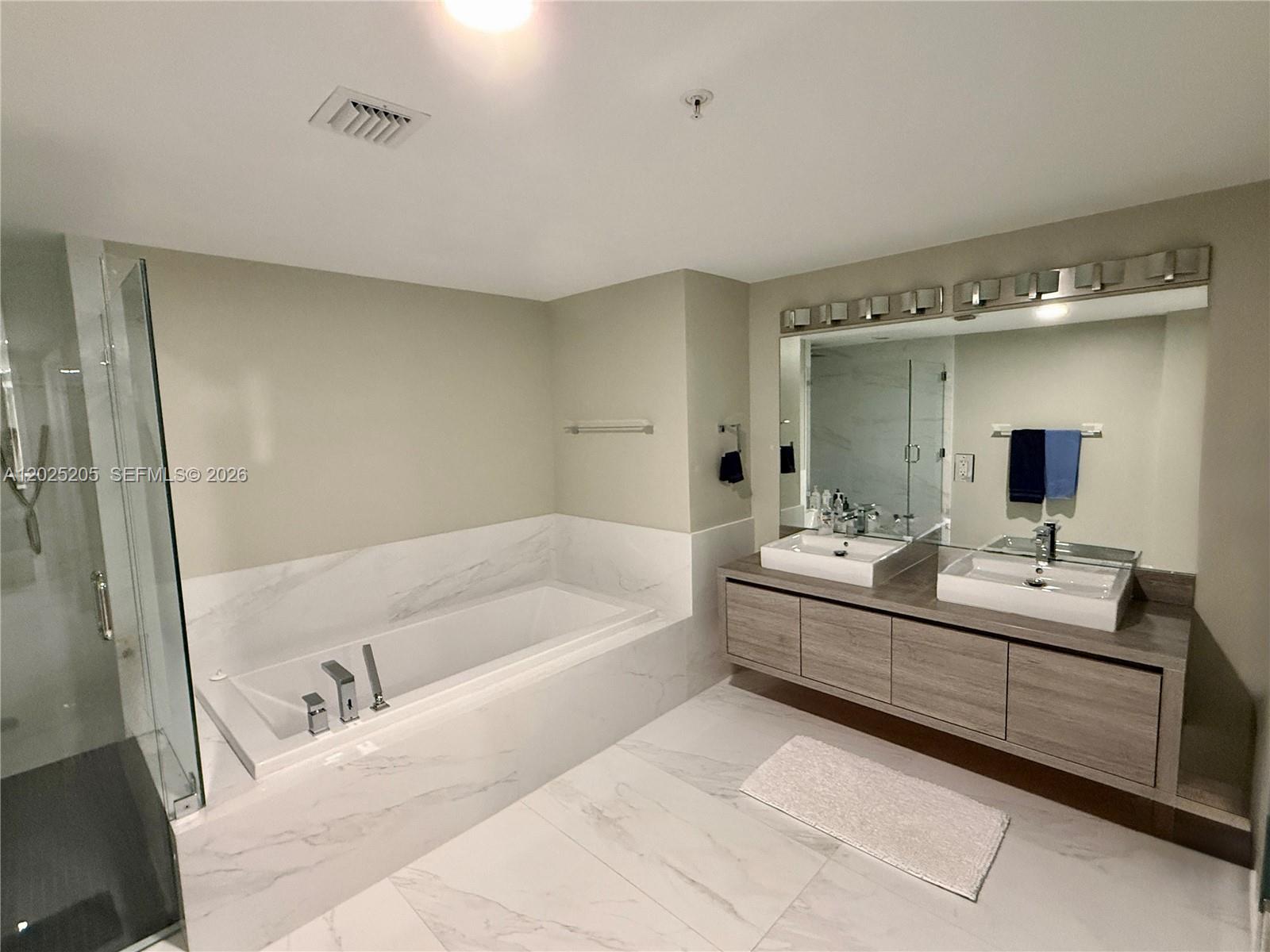400 Sunny Isles Blvd #1404, Sunny Isles Beach FL 33160
