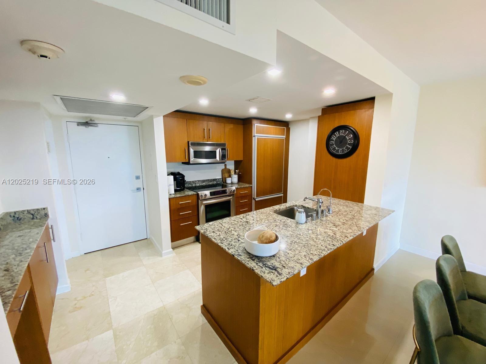 10275 E Collins Ave #324, Bal Harbour FL 33154