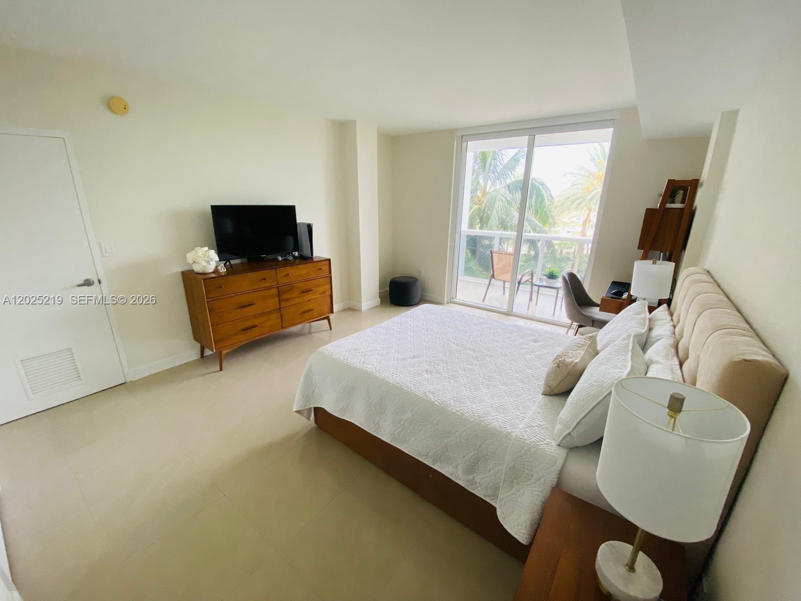 10275 E Collins Ave #324, Bal Harbour FL 33154