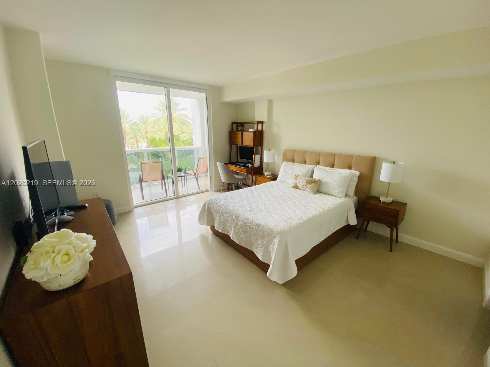 10275 E Collins Ave #324, Bal Harbour FL 33154