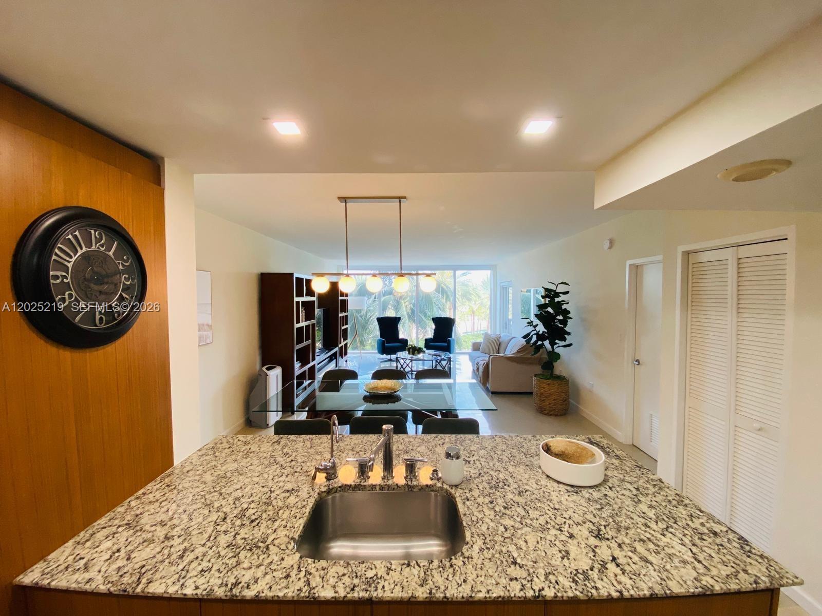 10275 E Collins Ave #324, Bal Harbour FL 33154