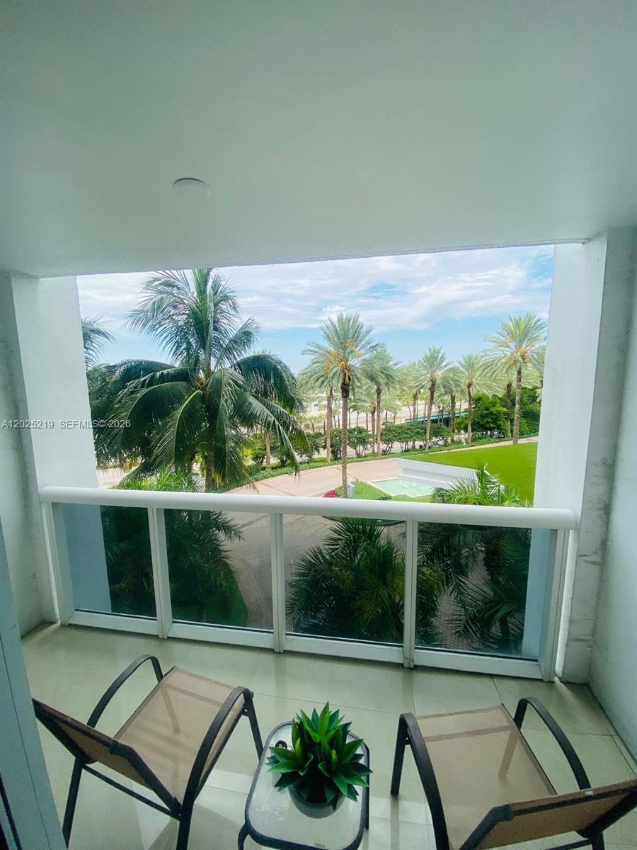 10275 E Collins Ave #324, Bal Harbour FL 33154
