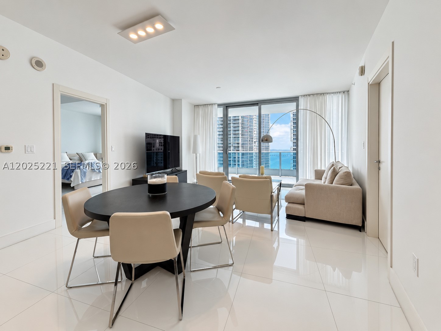 200 Biscayne Boulevard Way #4104, Miami FL 33131