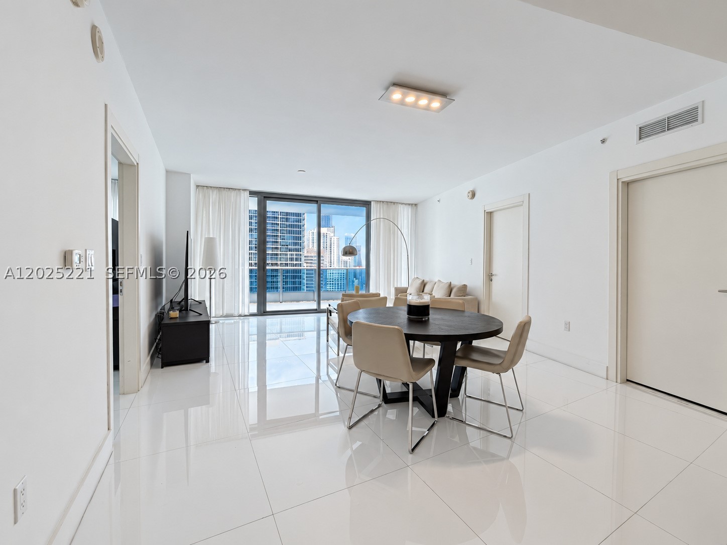 200 Biscayne Boulevard Way #4104, Miami FL 33131