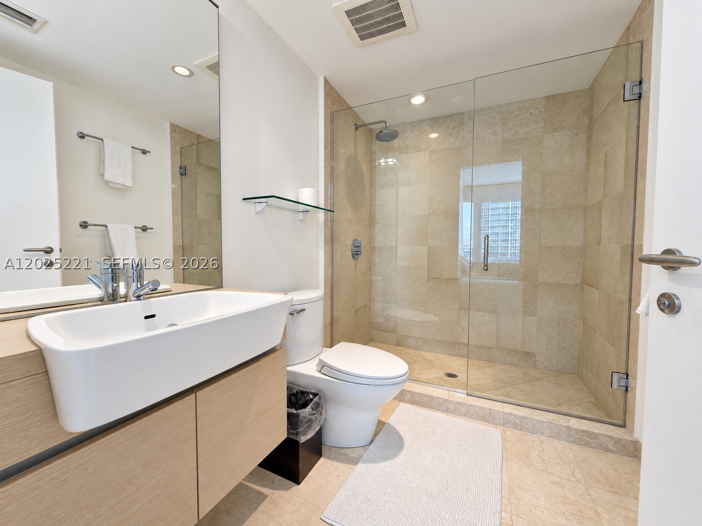200 Biscayne Boulevard Way #4104, Miami FL 33131
