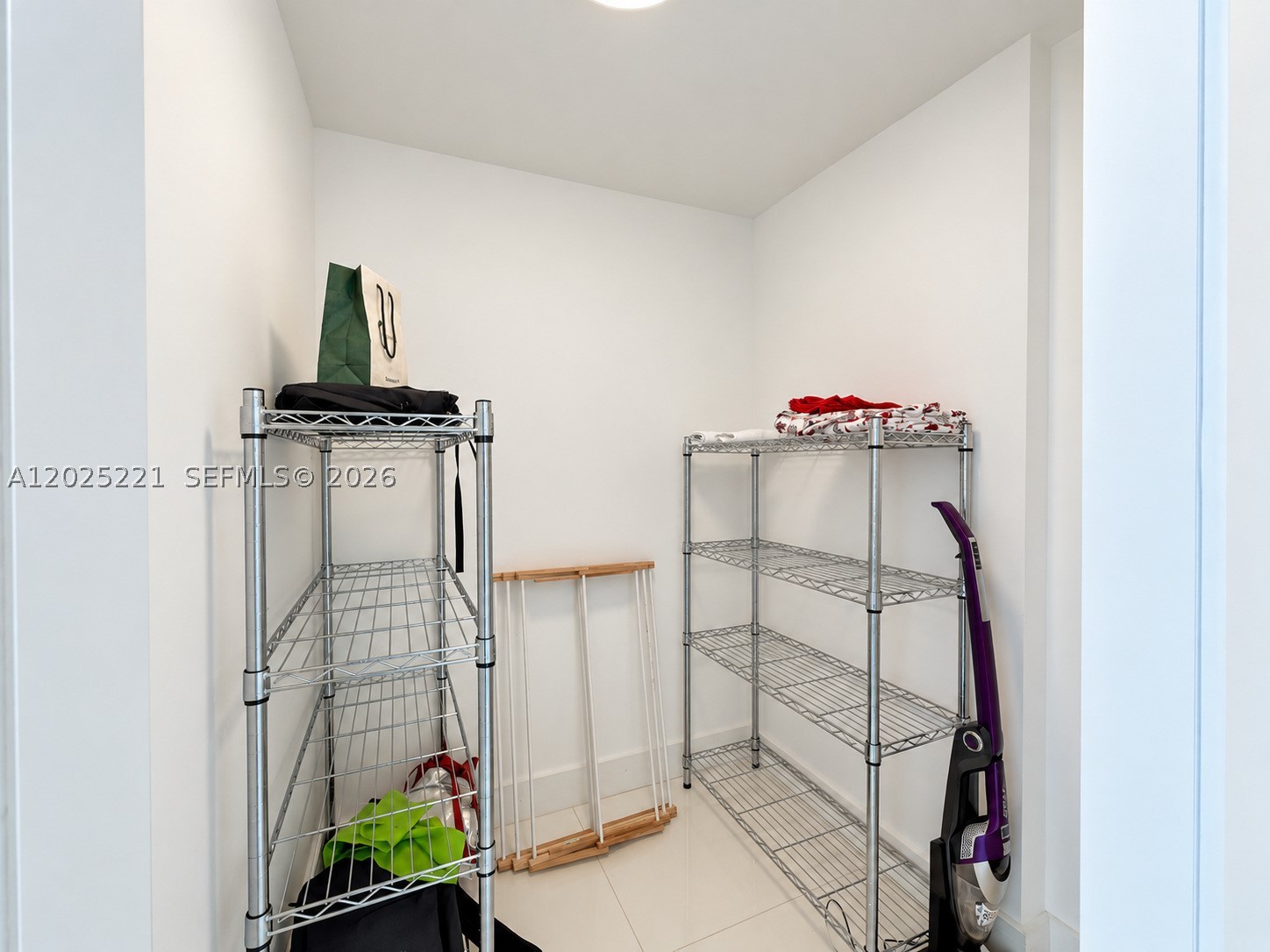 200 Biscayne Boulevard Way #4104, Miami FL 33131