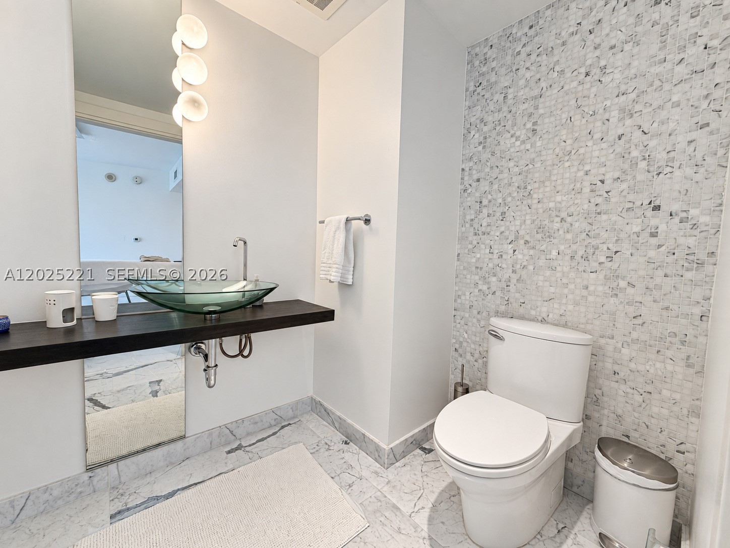 200 Biscayne Boulevard Way #4104, Miami FL 33131