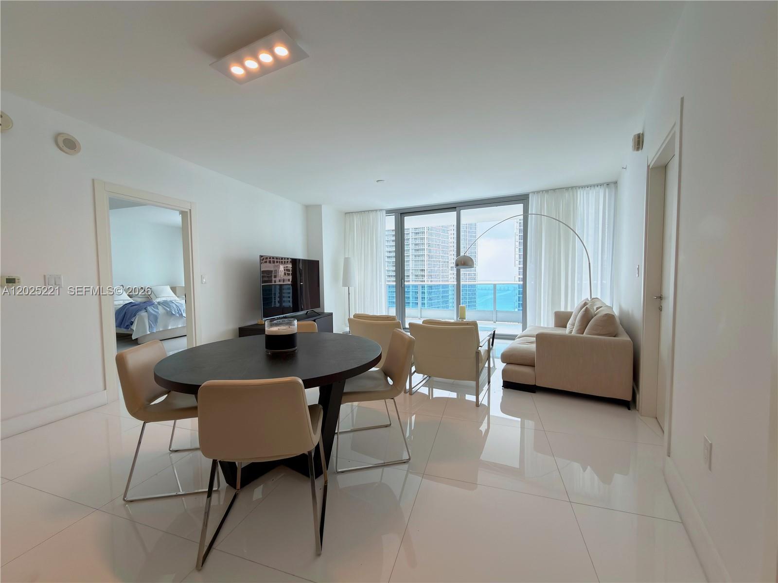 200 Biscayne Boulevard Way #4104, Miami FL 33131
