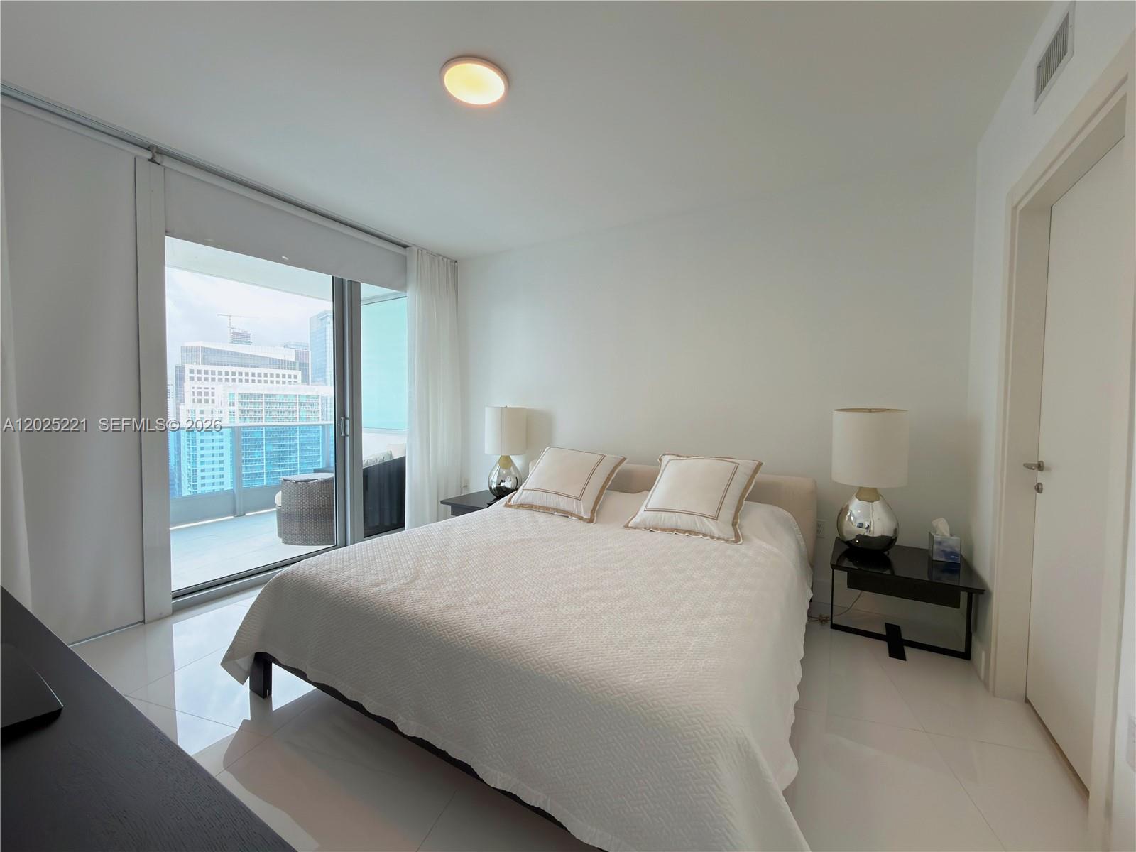 200 Biscayne Boulevard Way #4104, Miami FL 33131