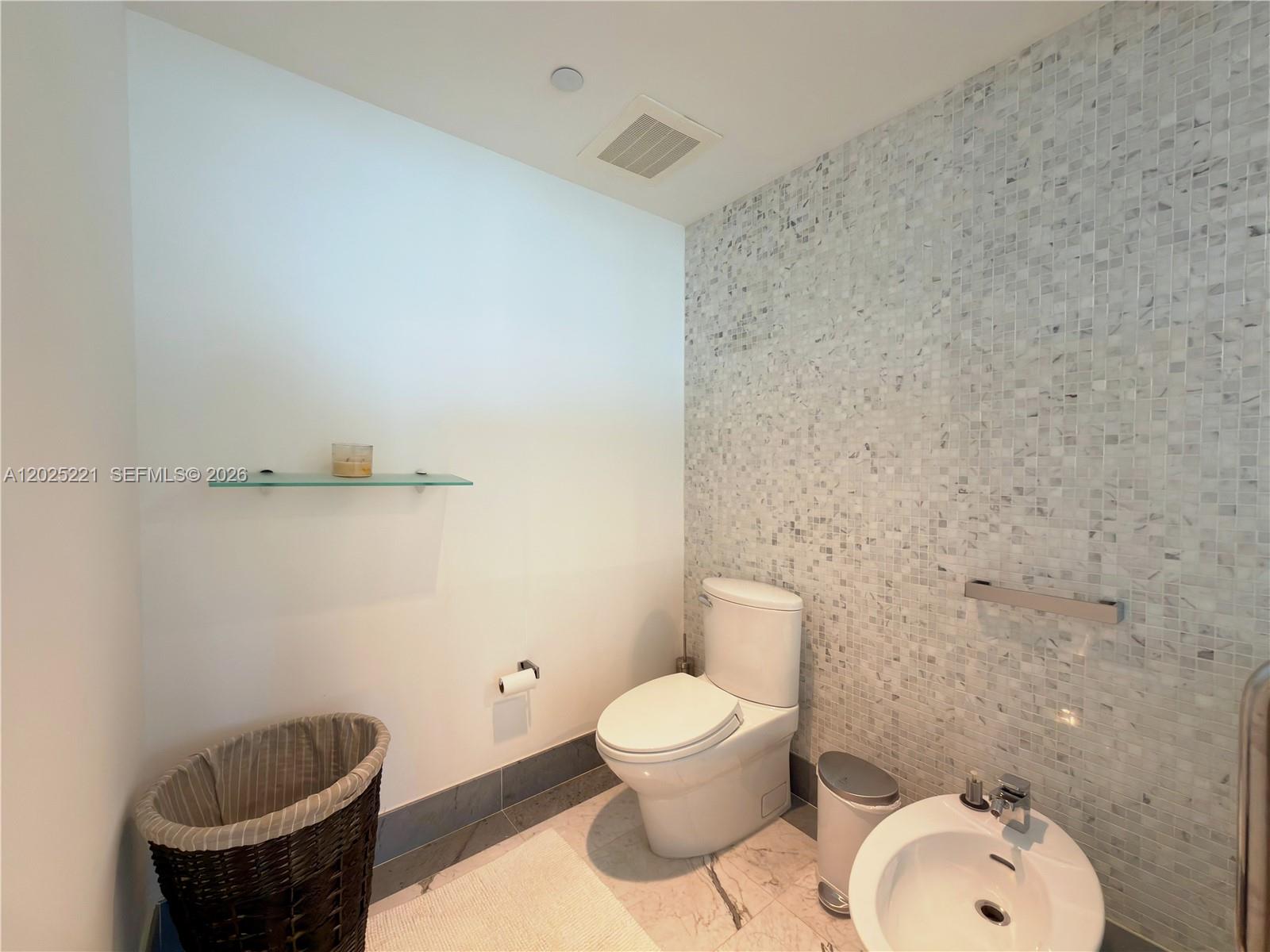 200 Biscayne Boulevard Way #4104, Miami FL 33131