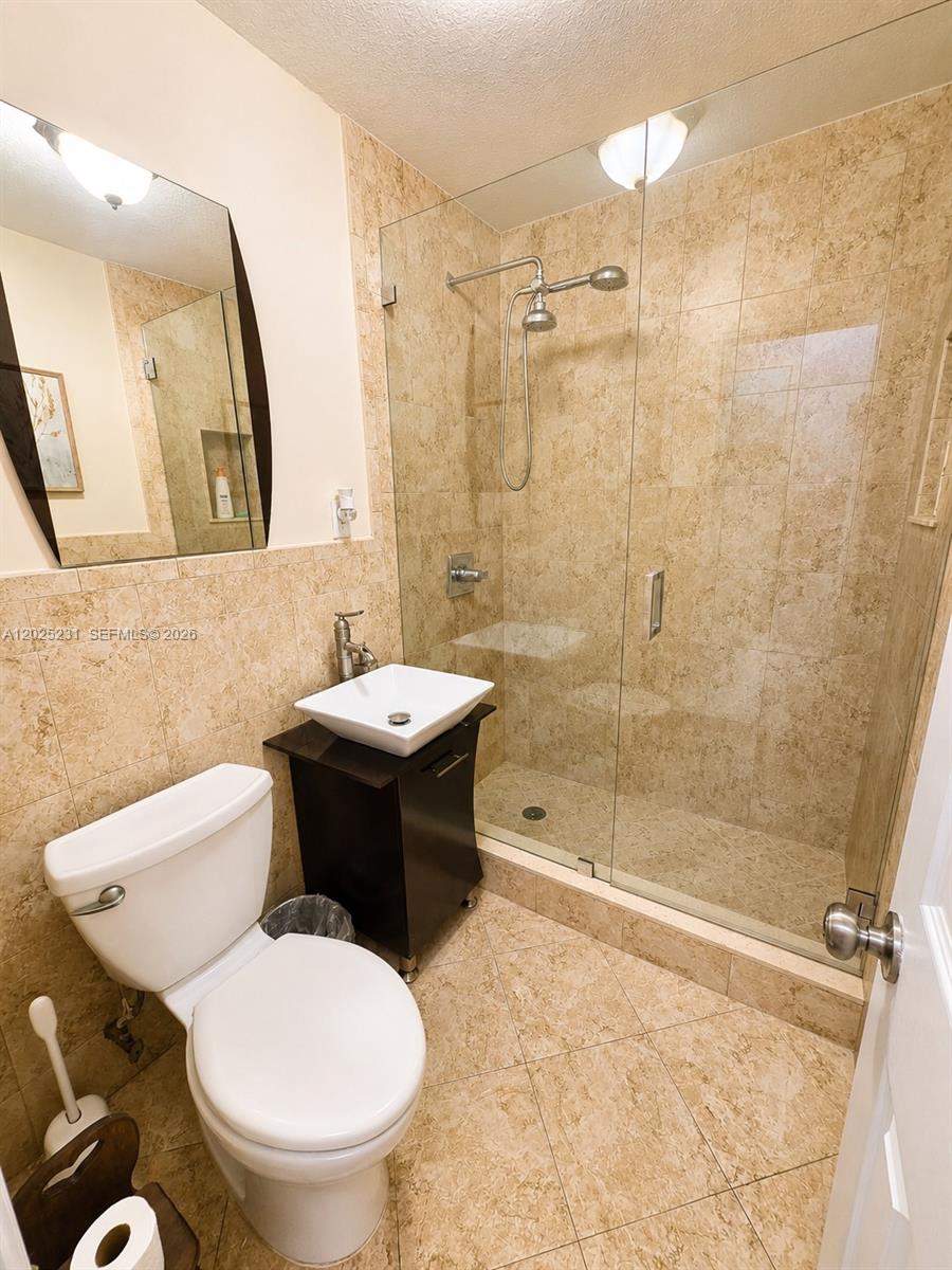 11425 SW 43rd Ter, Miami FL 33165