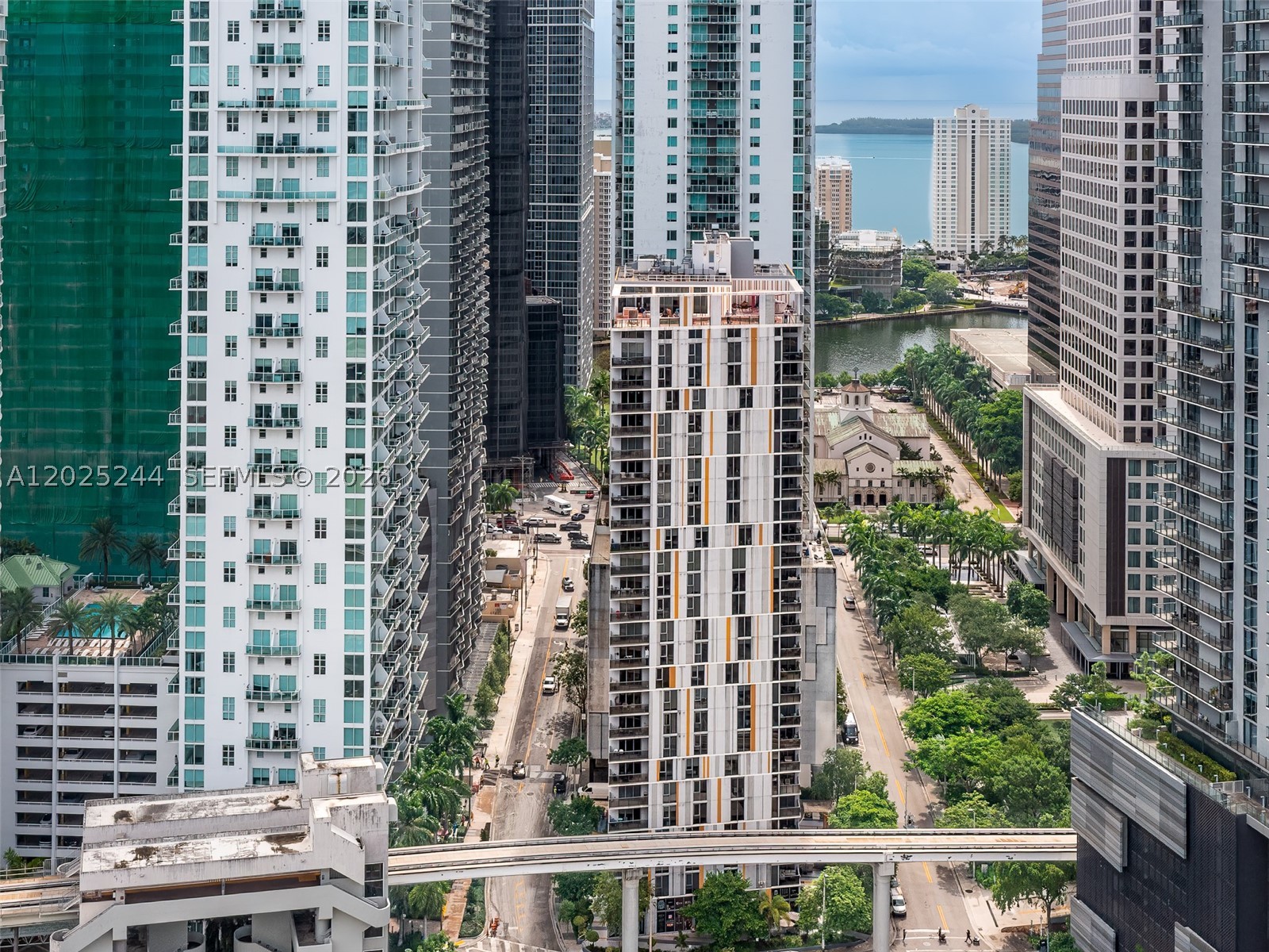 31 SE 6th St #2506, Miami FL 33131