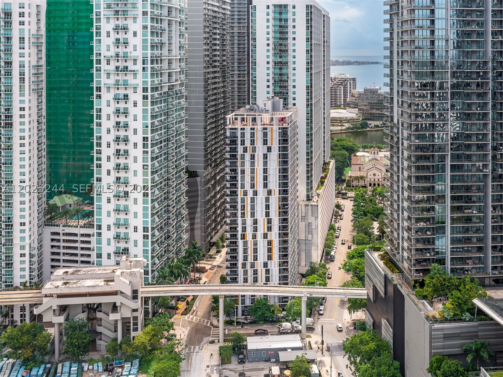 31 SE 6th St #2506, Miami FL 33131
