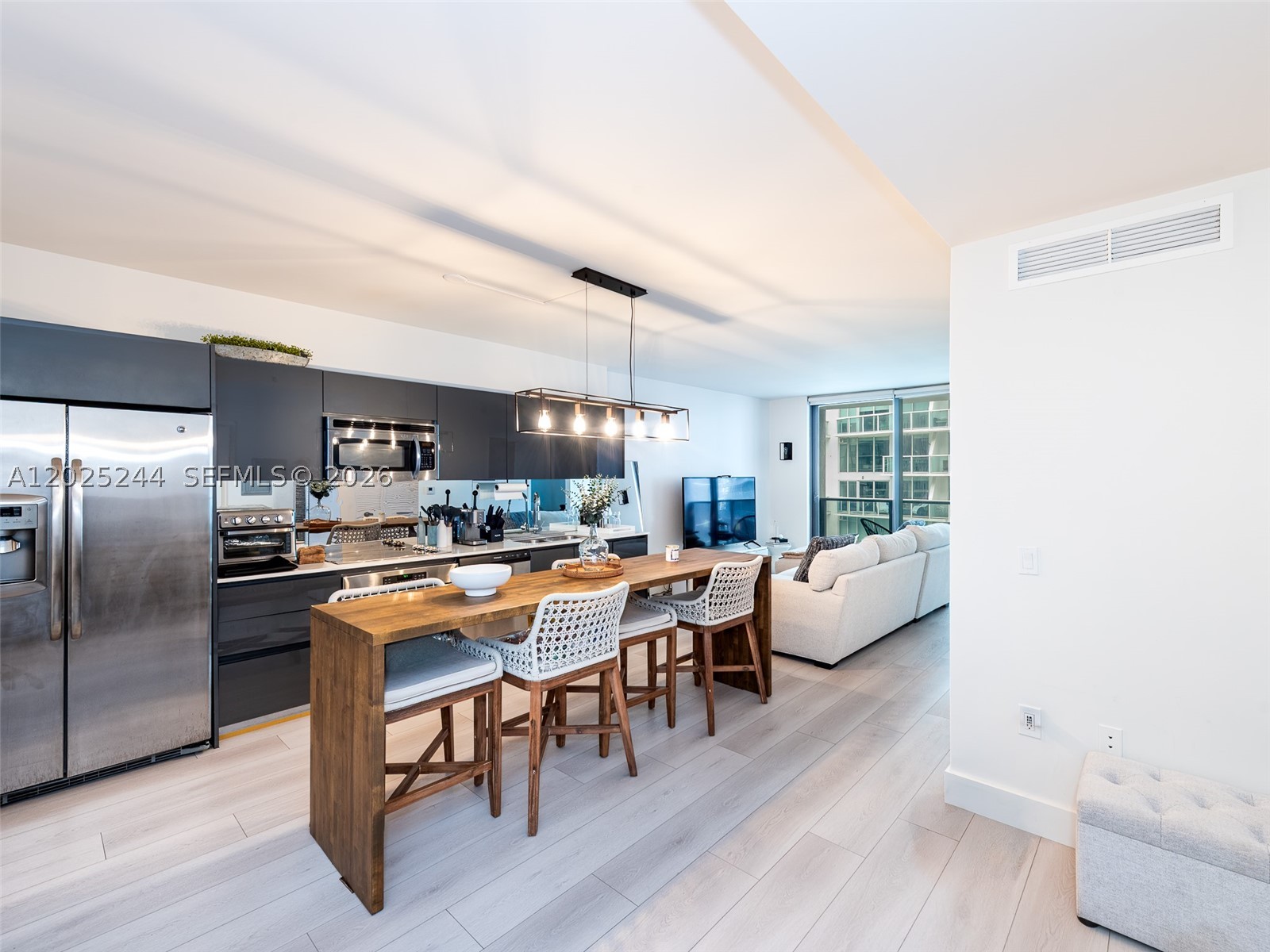 31 SE 6th St #2506, Miami FL 33131
