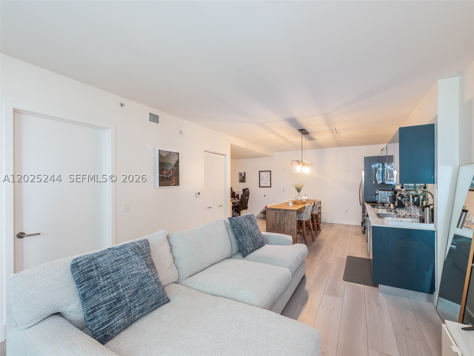 31 SE 6th St #2506, Miami FL 33131
