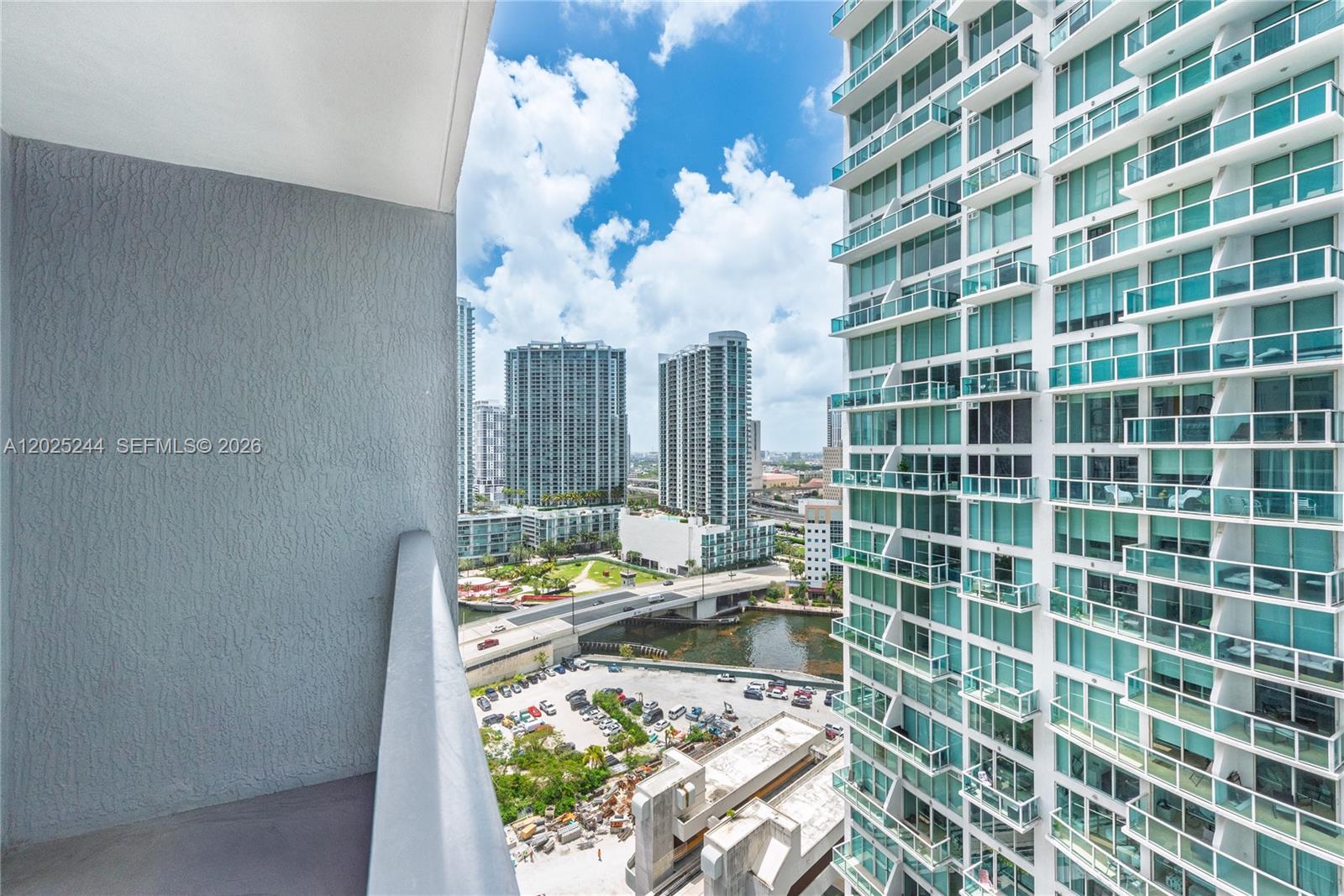 31 SE 6th St #2506, Miami FL 33131