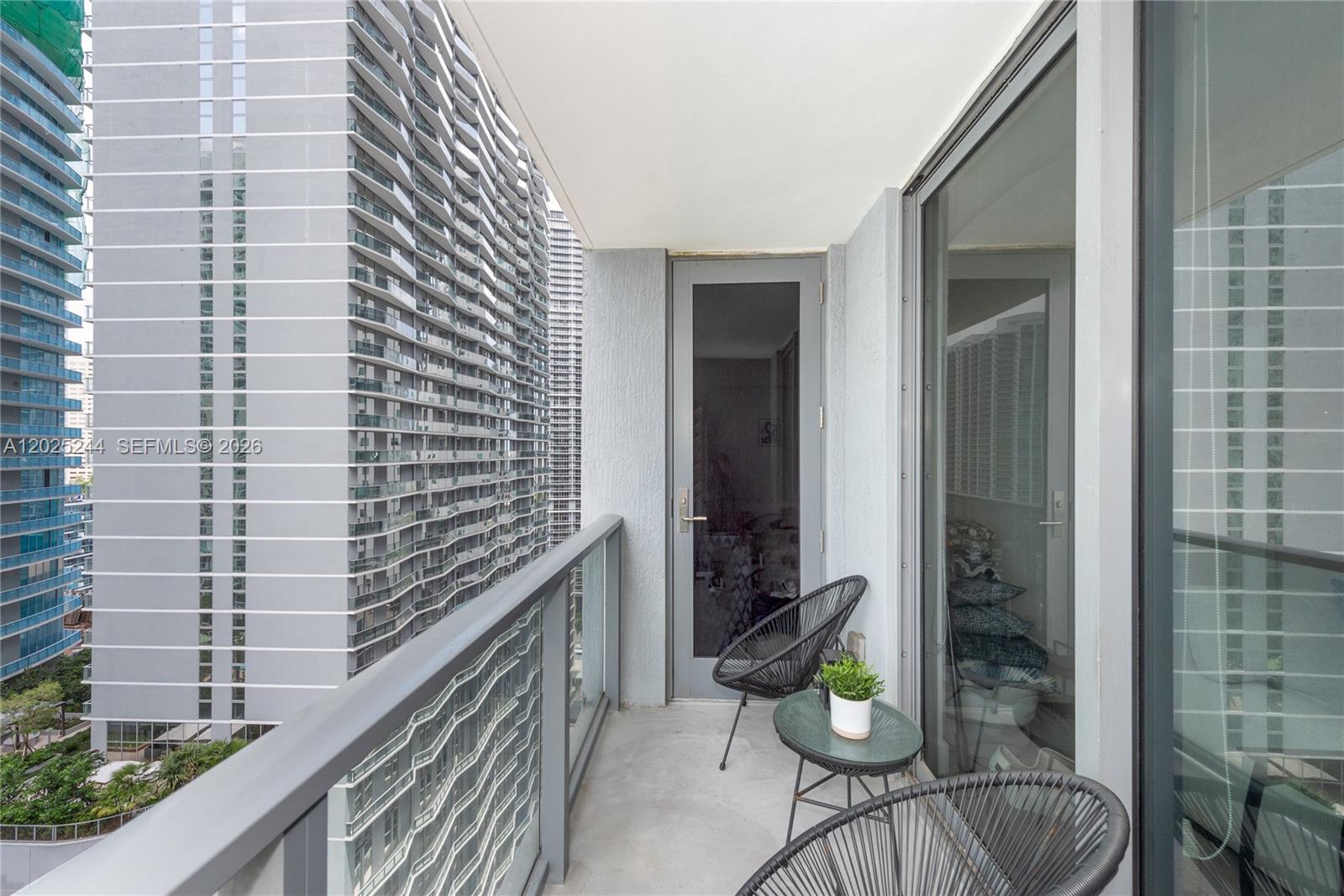 31 SE 6th St #2506, Miami FL 33131