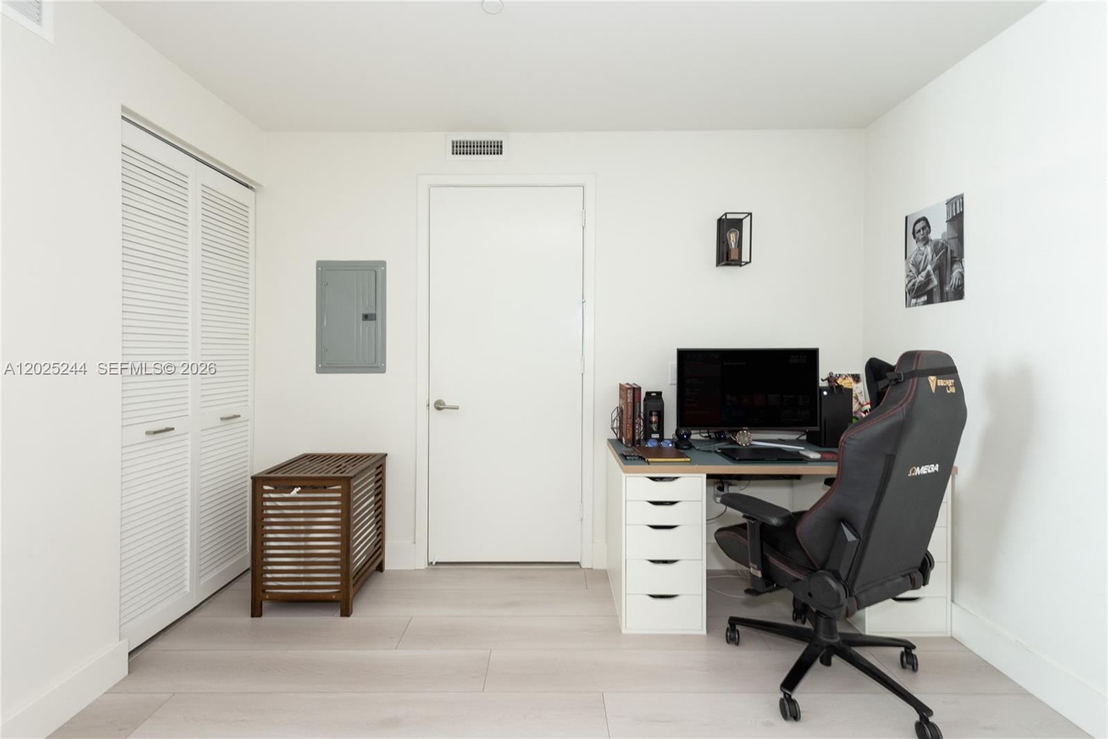31 SE 6th St #2506, Miami FL 33131
