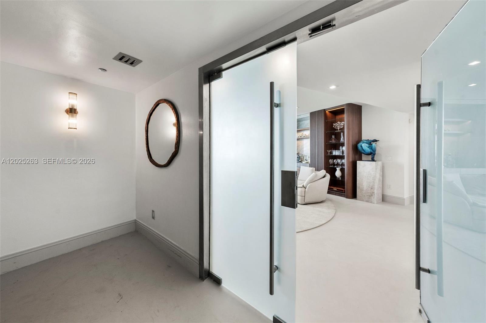 1000 S Pointe Dr #2803, Miami Beach FL 33139