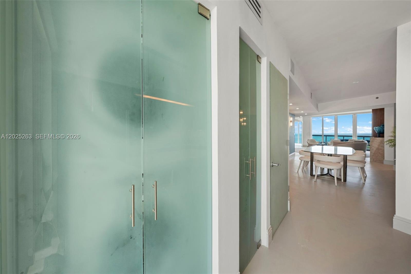 1000 S Pointe Dr #2803, Miami Beach FL 33139