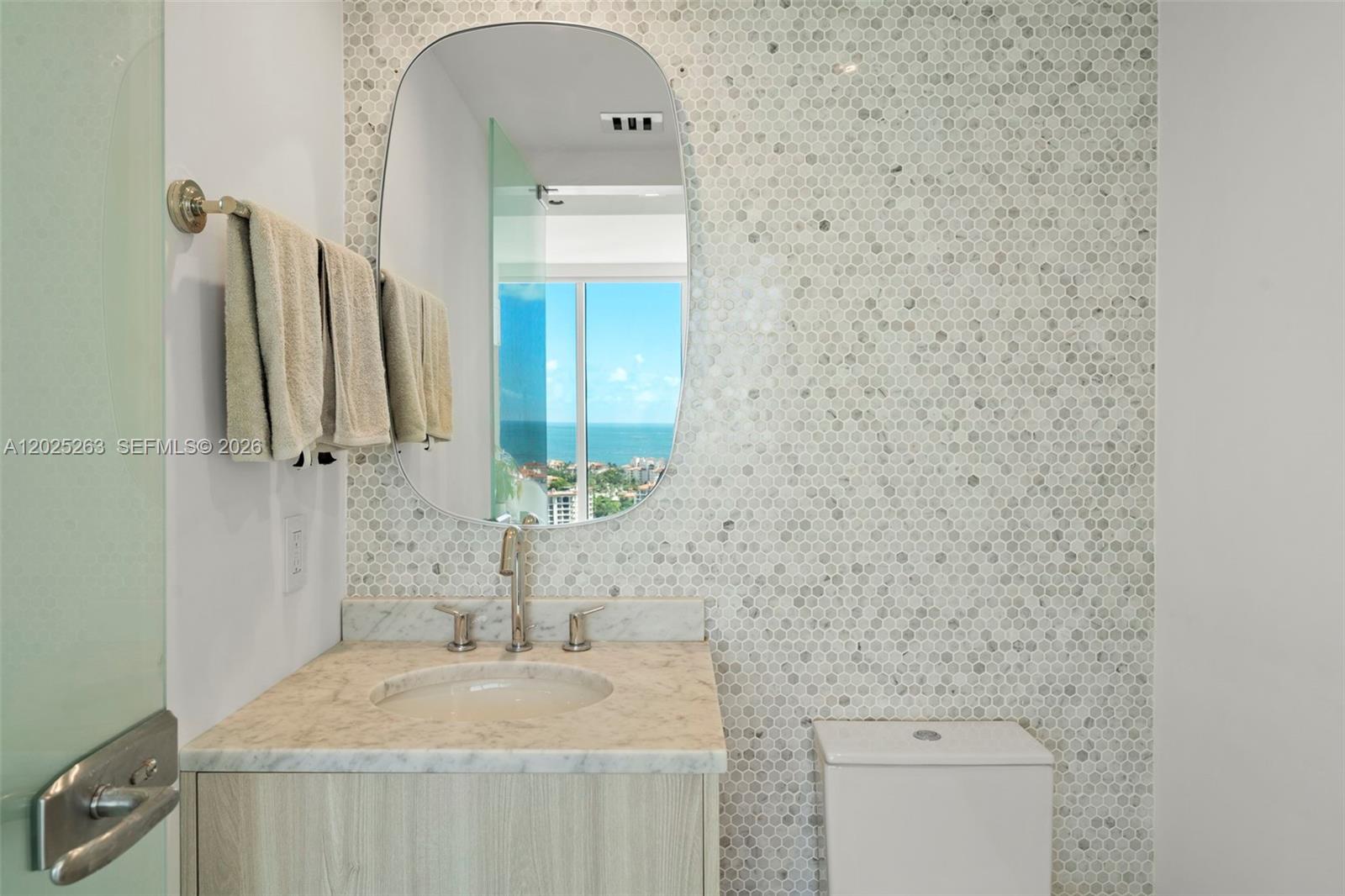 1000 S Pointe Dr #2803, Miami Beach FL 33139