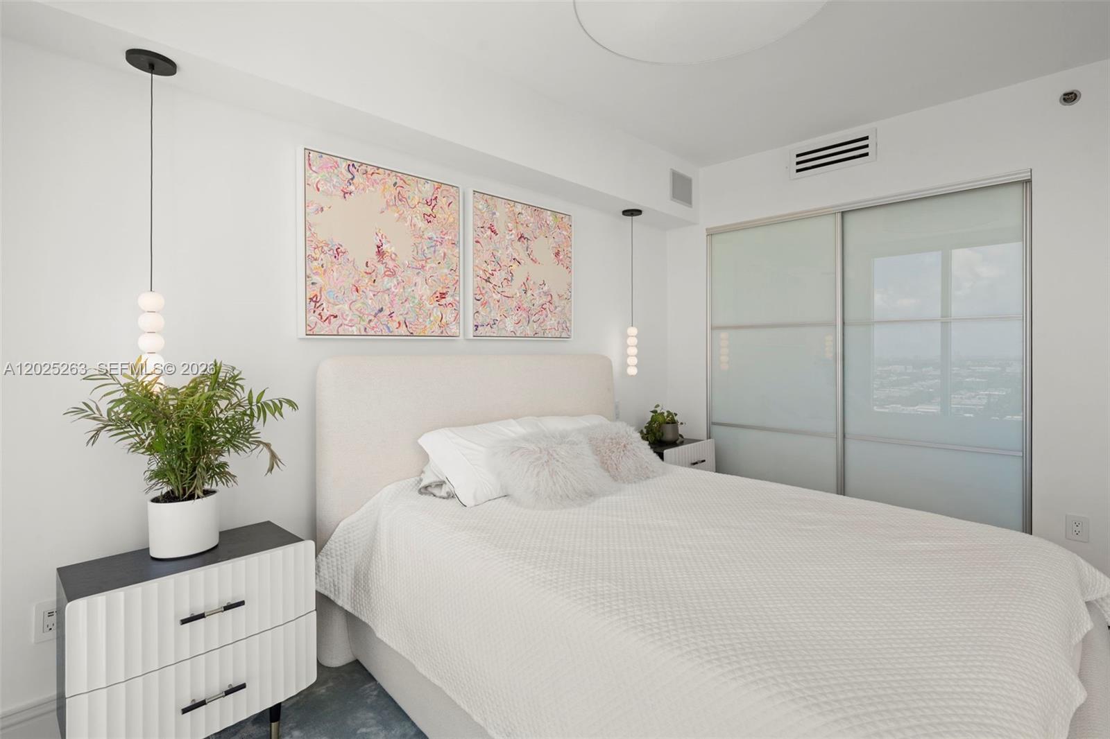 1000 S Pointe Dr #2803, Miami Beach FL 33139