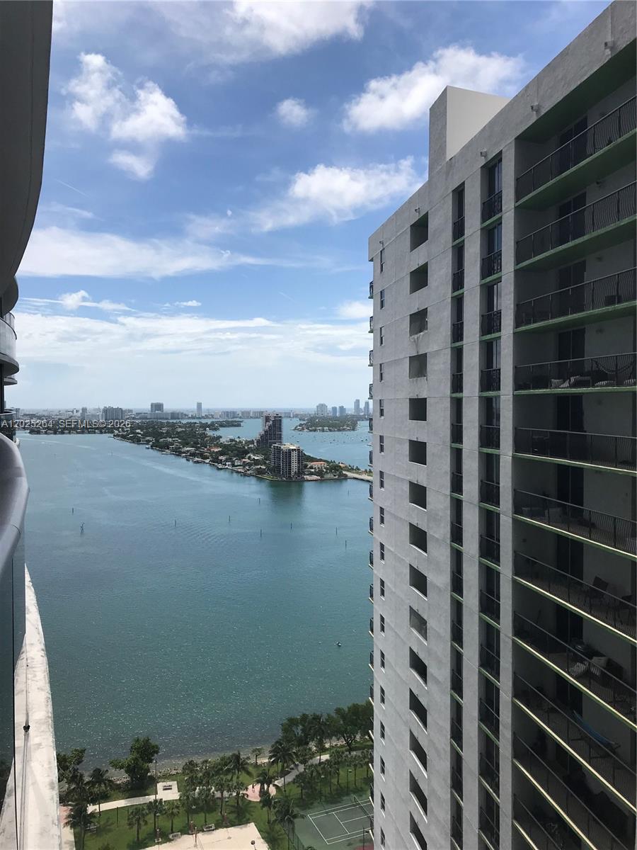 488 NE 18th St #3002, Miami FL 33132