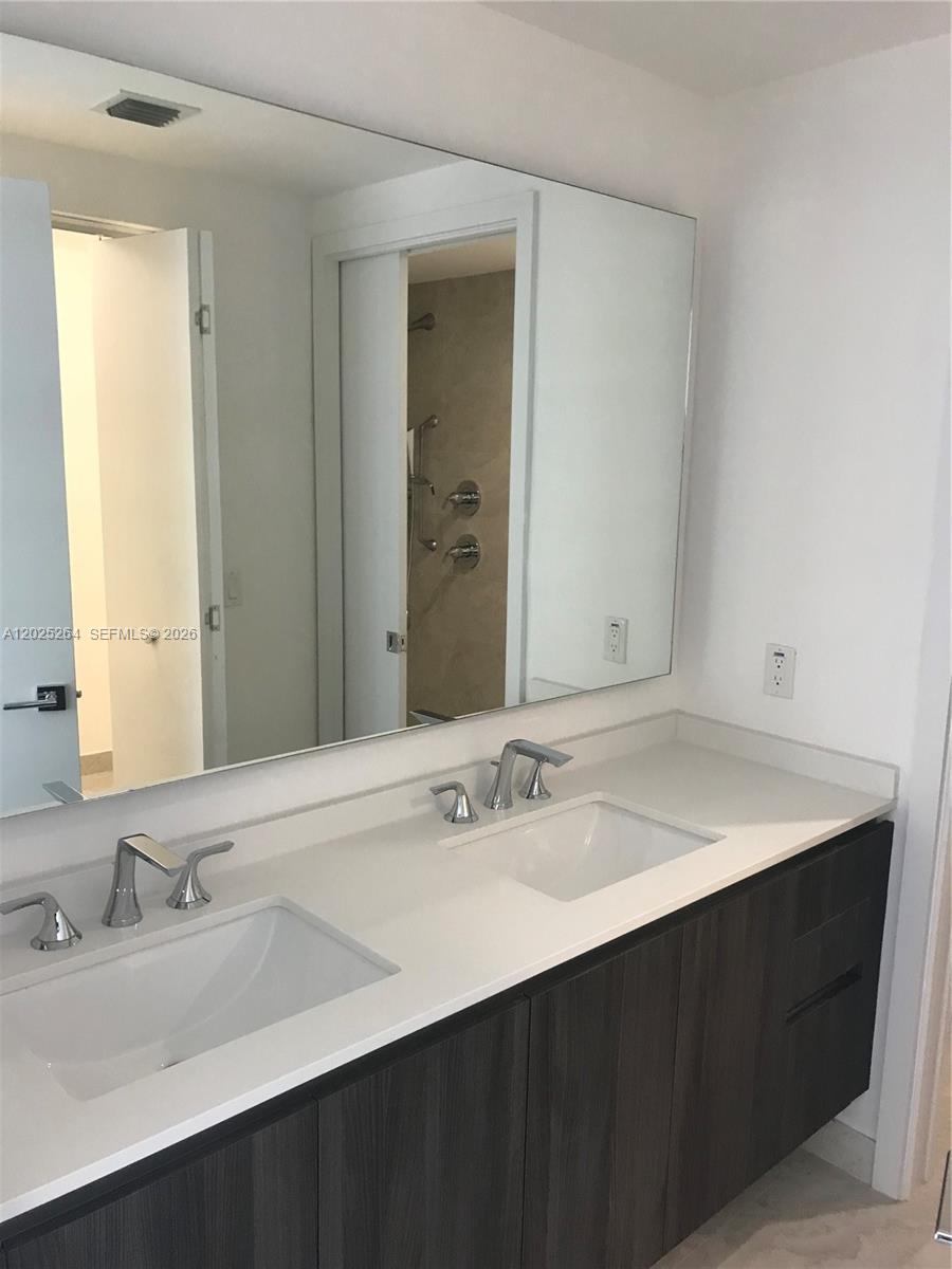 488 NE 18th St #3002, Miami FL 33132