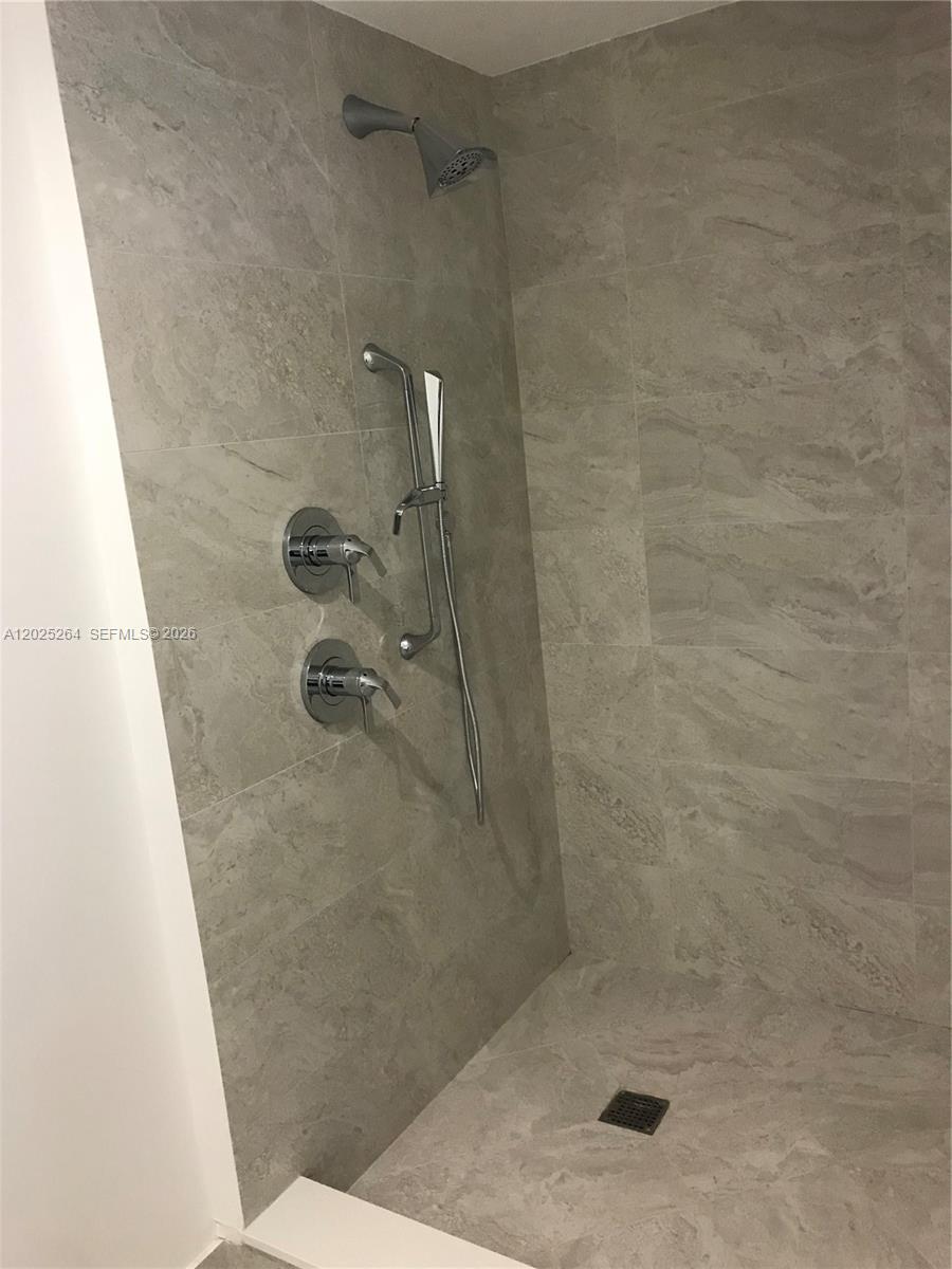 488 NE 18th St #3002, Miami FL 33132