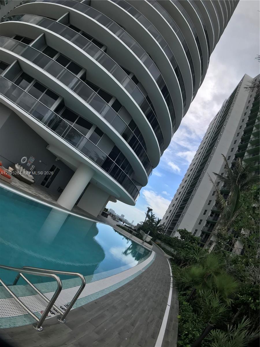 488 NE 18th St #3002, Miami FL 33132
