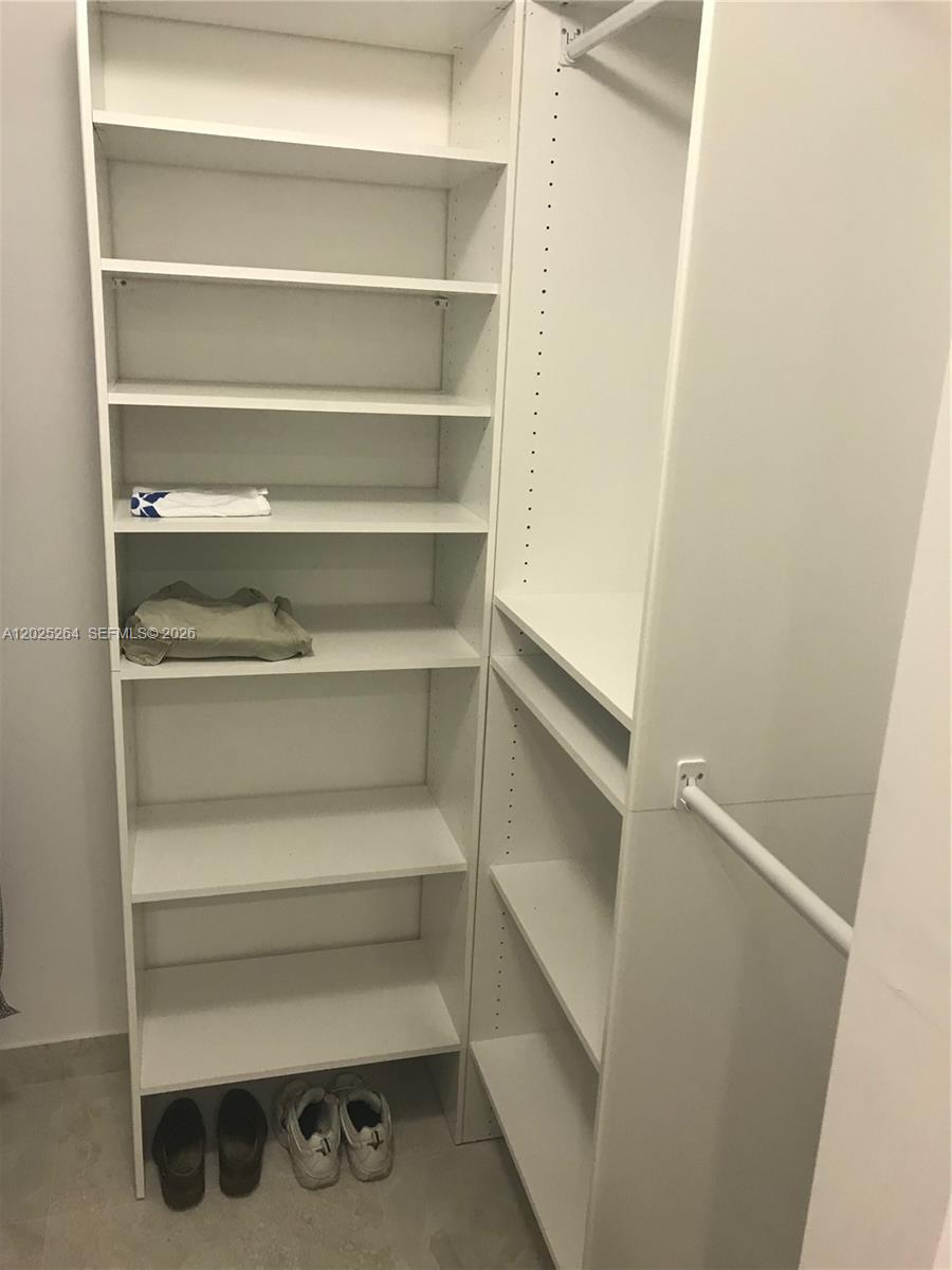 488 NE 18th St #3002, Miami FL 33132