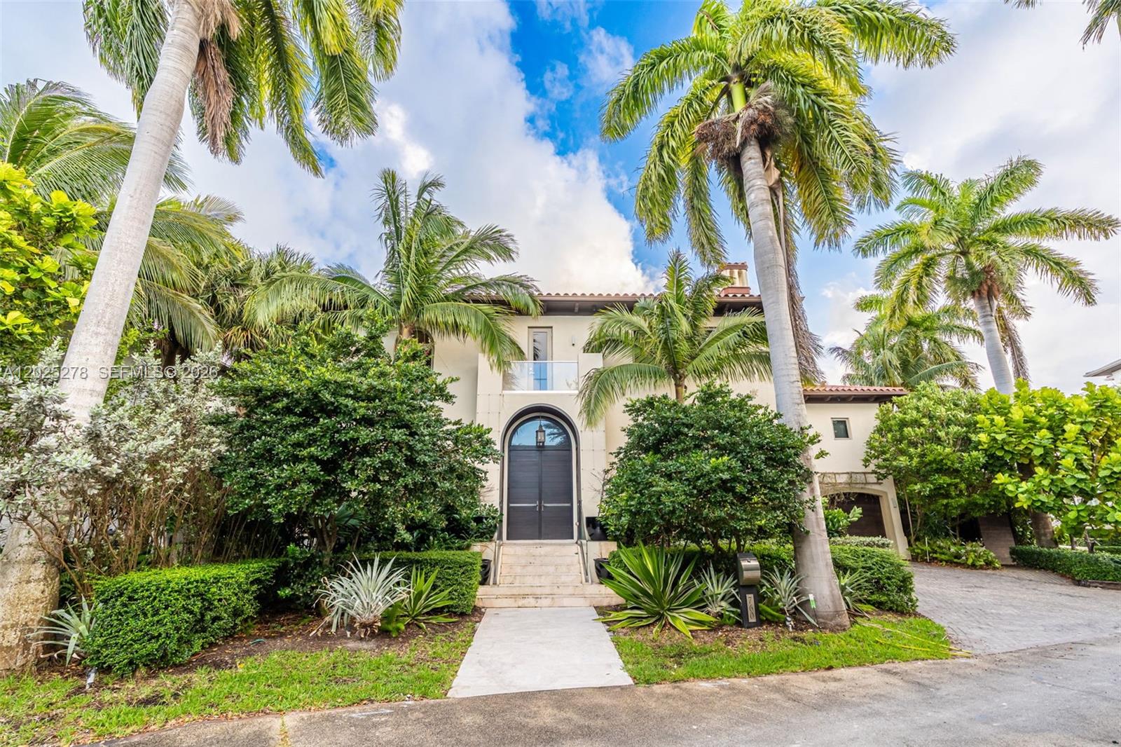 760 S Mashta Dr, Key Biscayne FL 33149