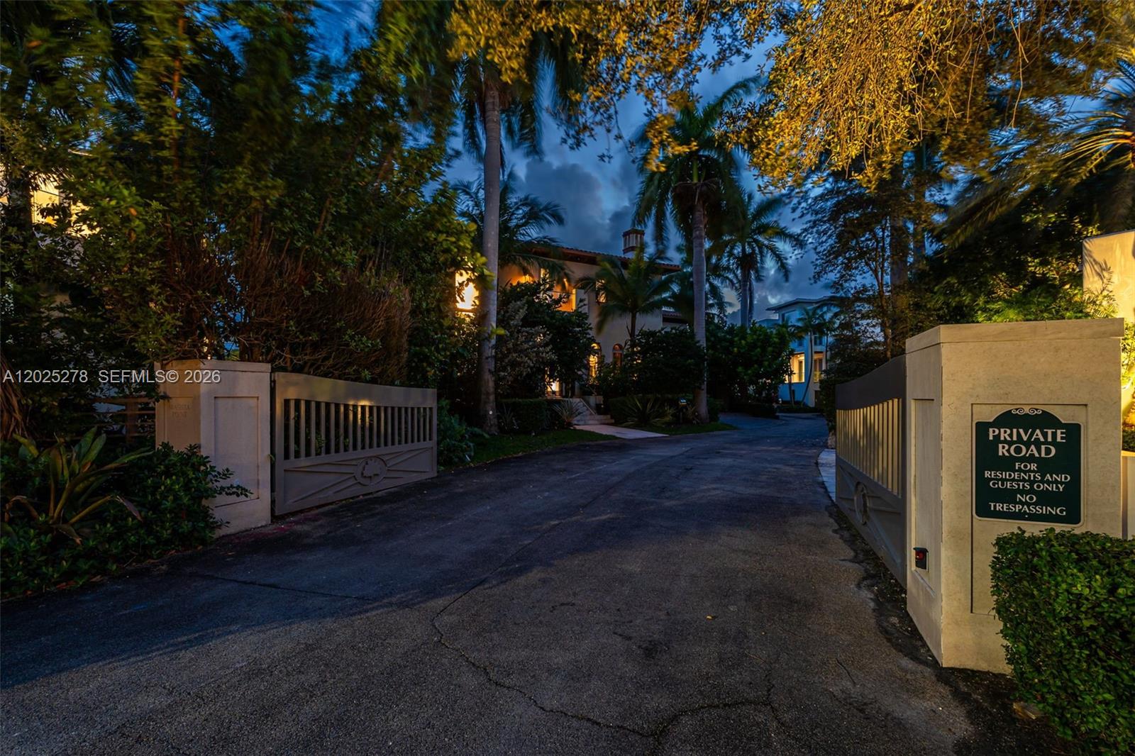 760 S Mashta Dr, Key Biscayne FL 33149