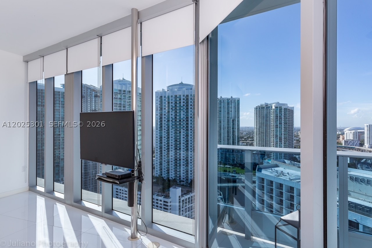 200 Biscayne Boulevard Way #3102, Miami FL 33131